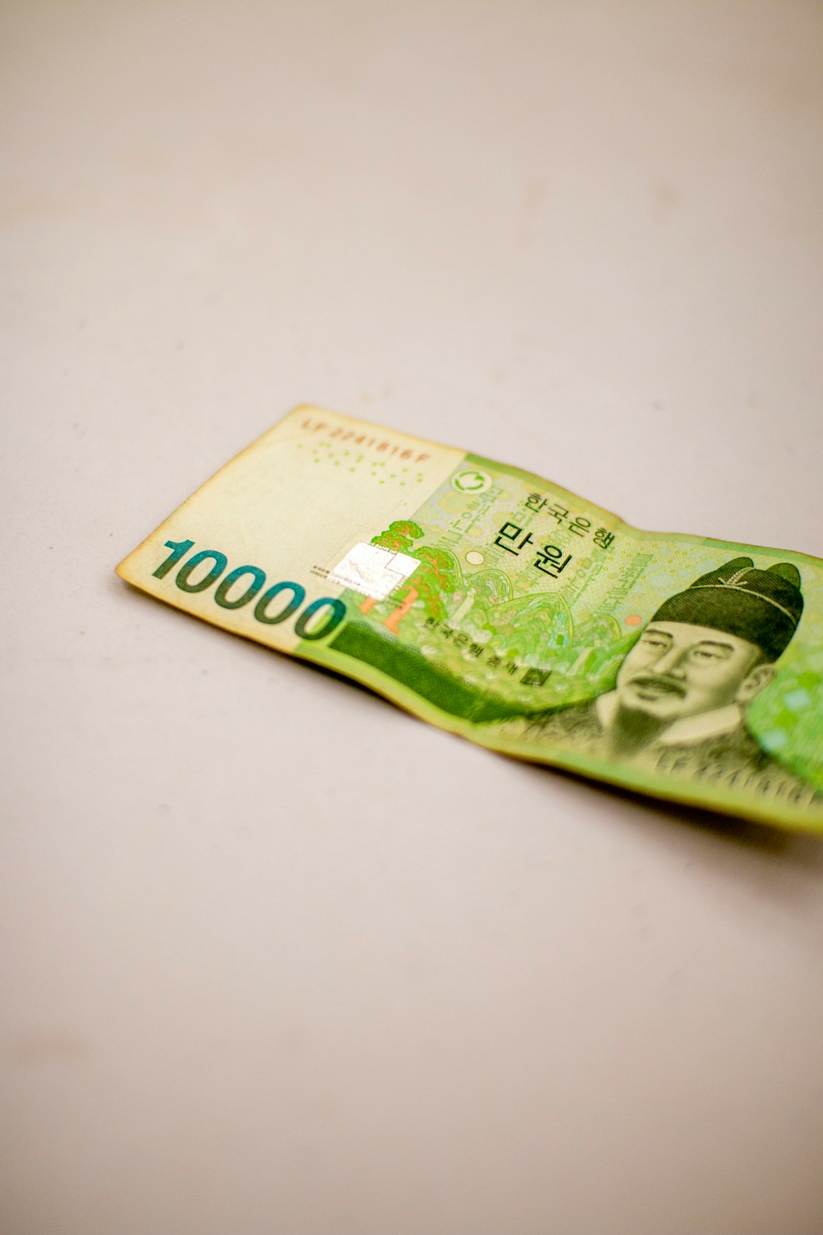 South Korean 10,000 won banknote - travel money and WOWPASS guide for South Korea